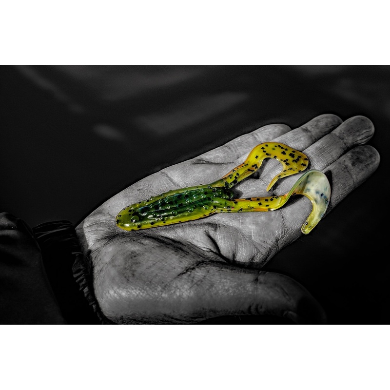 Case Buzzin Frog|Black|Black Chartreuse|Green Pumpkin Black Seed|Green Pumpkin Yellow|Grey Ghost|Pearl Hologram|Smoke Red White|Watermelon Red White|Watermelon White|Watermelon Yellow|Watermelon Yellow Red Flake|White|Yellow Green Black