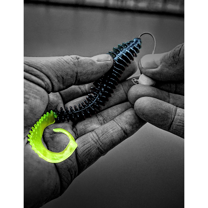 Zipper 7 Magnum|Black w/Blue Flake|Black Chartreuse Tail|Gourd Green Flake|Green Pumpkin|Green Pumpkin Purple Flake|Green Weenie|Hologram Shad|June Bug|June Bug Chartreuse Tail|Pumpkin Seed Chartreuse Tail|Red Bug|Sour Grape|Watermelon Candy|Watermelon Re