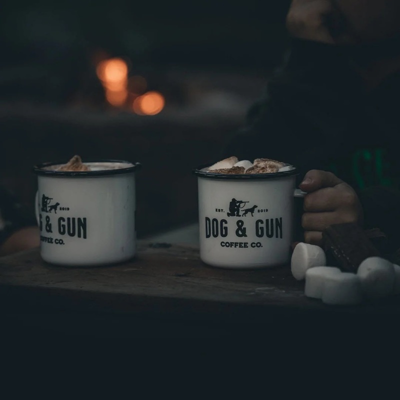 Dog & Gun Enamel Mugs|VINTAGE LOGO WHITE|SANDY TAUPE|WHITE