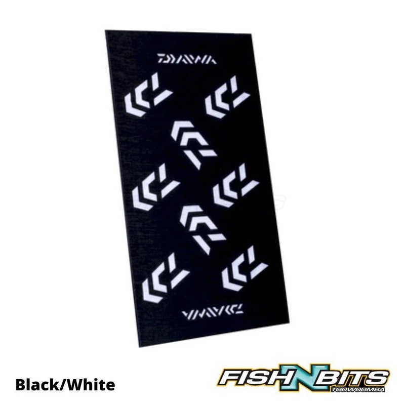 Daiwa – Neck Scarf|Green/Black|Blue/White|Grey/White|Pink/White|Black/White